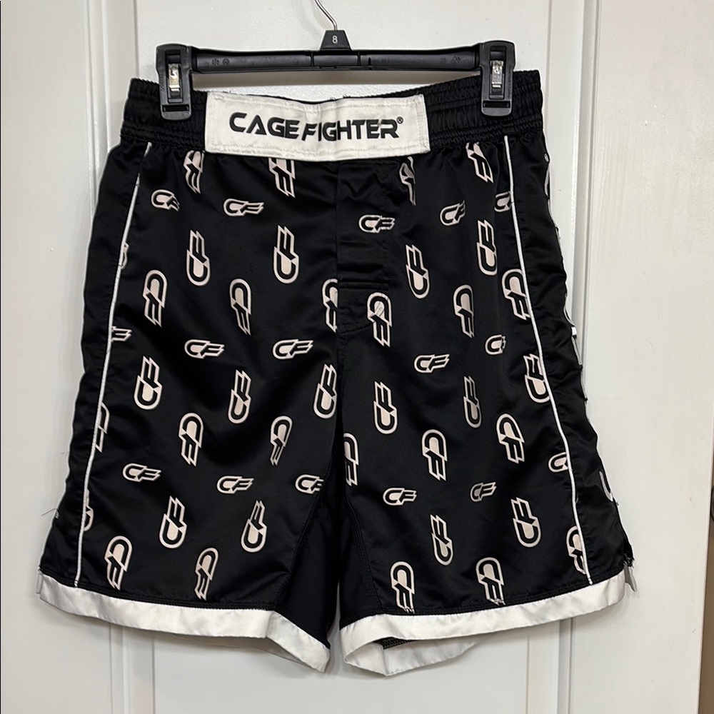 MMA Authentic Cage Fighter Athletic Black and White Shorts Size 32